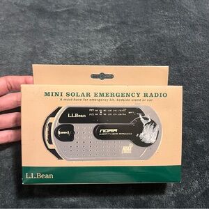 NWT L.L. Bean Black and Gray Solar Emergency Radio